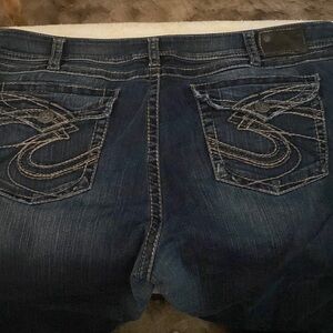 Plus size 24w length 32 silver jeans suki surplus